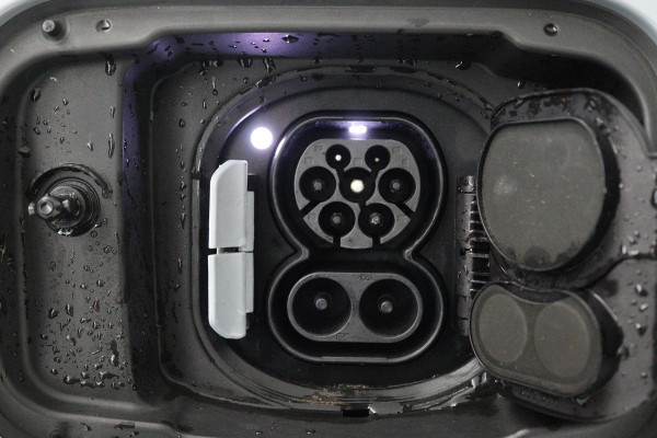 BMW i4 M50 High Executive 84 kWh (STOELVERWARMING, ADAPTIEVE CRUISE CONTROL, NAVIGATIE, CARPLAY)