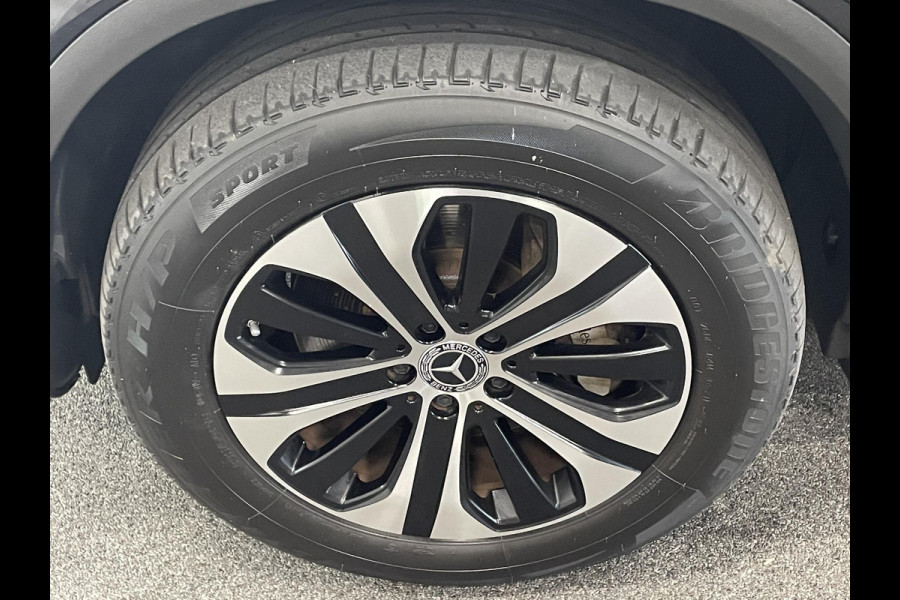 Mercedes-Benz GLC 300e 4MATIC 320pk Automaat PHEV Business Solution | Climate Control | Leder | Navigatie | Apple Carplay/Android Auto | Distronic | LED | High Performance | 18" Lichtmetalen Velgen | Privacy Glass | PDC VA + 360 Camera