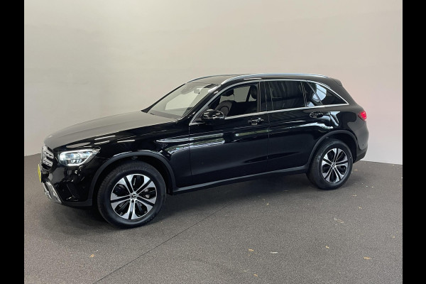 Mercedes-Benz GLC 300e 4MATIC 320pk Automaat PHEV Business Solution | Climate Control | Leder | Navigatie | Apple Carplay/Android Auto | Distronic | LED | High Performance | 18" Lichtmetalen Velgen | Privacy Glass | PDC VA + 360 Camera