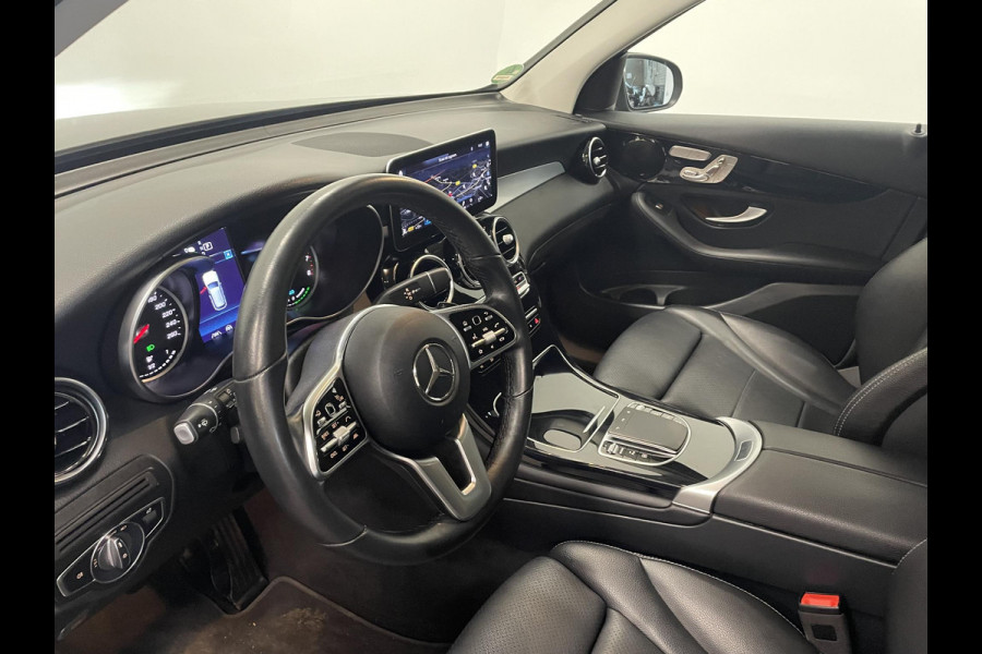 Mercedes-Benz GLC 300e 4MATIC 320pk Automaat PHEV Business Solution | Climate Control | Leder | Navigatie | Apple Carplay/Android Auto | Distronic | LED | High Performance | 18" Lichtmetalen Velgen | Privacy Glass | PDC VA + 360 Camera