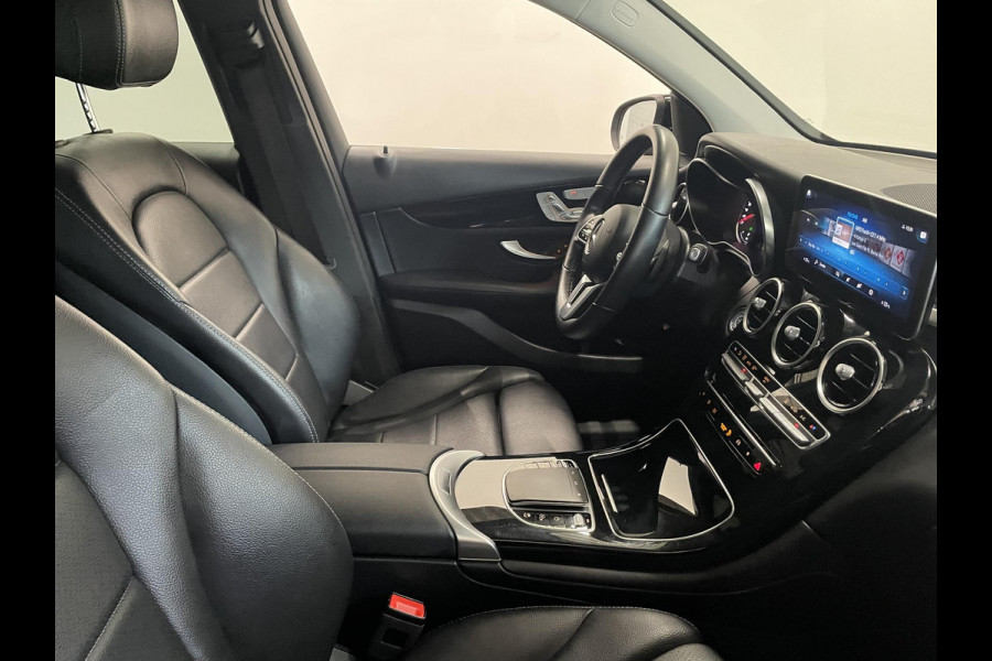 Mercedes-Benz GLC 300e 4MATIC 320pk Automaat PHEV Business Solution | Climate Control | Leder | Navigatie | Apple Carplay/Android Auto | Distronic | LED | High Performance | 18" Lichtmetalen Velgen | Privacy Glass | PDC VA + 360 Camera