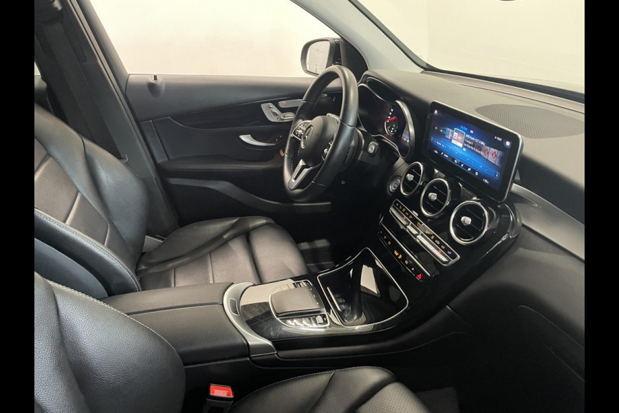 Mercedes-Benz GLC 300e 4MATIC 320pk Automaat PHEV Business Solution | Climate Control | Leder | Navigatie | Apple Carplay/Android Auto | Distronic | LED | High Performance | 18" Lichtmetalen Velgen | Privacy Glass | PDC VA + 360 Camera