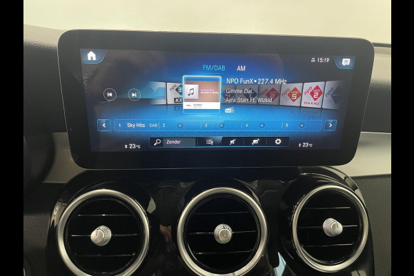 Mercedes-Benz GLC 300e 4MATIC 320pk Automaat PHEV Business Solution | Climate Control | Leder | Navigatie | Apple Carplay/Android Auto | Distronic | LED | High Performance | 18" Lichtmetalen Velgen | Privacy Glass | PDC VA + 360 Camera