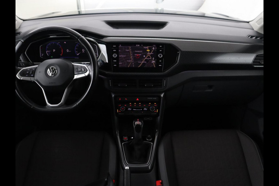 Volkswagen T-Cross 1.0 TSI Style | Automaat | Stoelverwarming | Trekhaak | Carplay | Keyless | Virtual Cockpit | Adaptive cruise | Navigatie | Full LED | Parkeerhulp | Dodehoek detectie | Getint glas