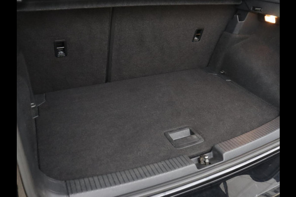 Volkswagen T-Cross 1.0 TSI Style | Automaat | Stoelverwarming | Trekhaak | Carplay | Keyless | Virtual Cockpit | Adaptive cruise | Navigatie | Full LED | Parkeerhulp | Dodehoek detectie | Getint glas