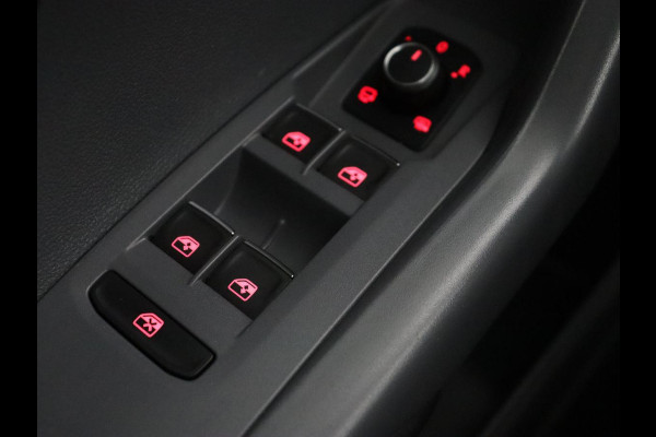 Volkswagen T-Cross 1.0 TSI Style | Automaat | Stoelverwarming | Trekhaak | Carplay | Keyless | Virtual Cockpit | Adaptive cruise | Navigatie | Full LED | Parkeerhulp | Dodehoek detectie | Getint glas