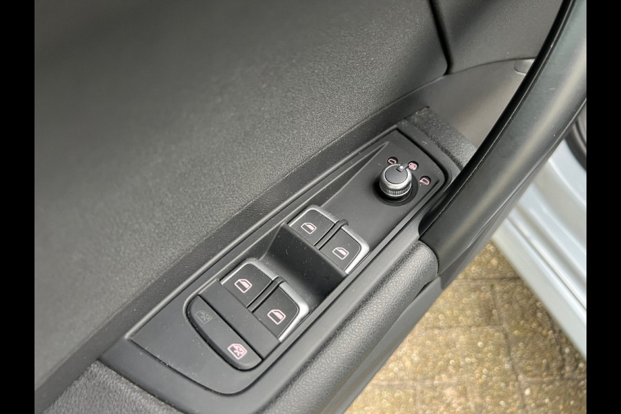 Audi A1 Sportback 1.0 TFSI | S-Line | '' 94.000 KM '' | Eerste Eigenaar | Navi | Nu € 13.999,-!!!