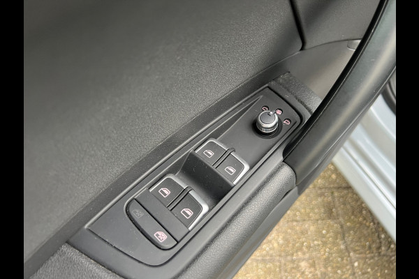 Audi A1 Sportback 1.0 TFSI | S-Line | '' 94.000 KM '' | Eerste Eigenaar | Navi | Nu € 13.999,-!!!