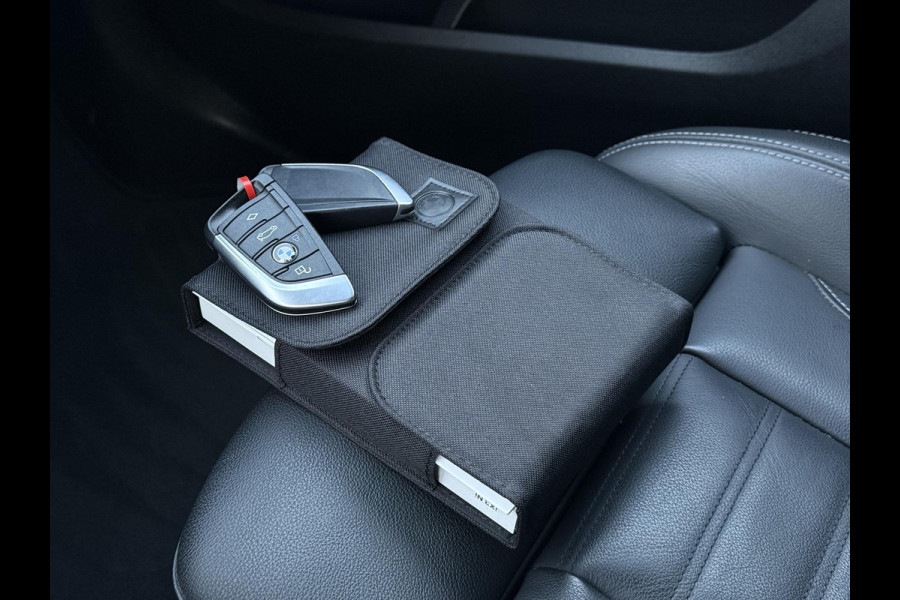 BMW iX3 High Executive 80 kWh | Trekhaak | Panorama | Sport Stoelen | Harman Kardon |