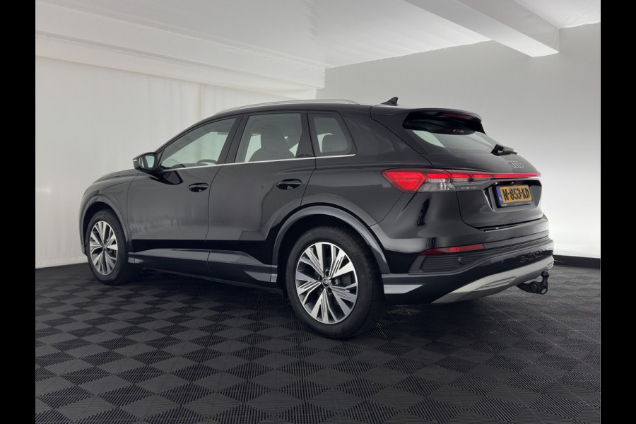 Audi Q4 e-tron 40 Launch Edition Advanced 77 kWh [ 3-Fase ] {SOH-88%} (INCL-BTW) *MATRIX-LED | NAVI-FULLMAP | KEYLESS | CAMERA | DIGI-COCKPIT | DAB | AMBIENT-LIGHT | HEATED-SPORTSEATS | TOWBAR | 19''ALU*