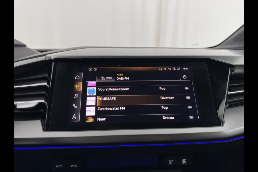 Audi Q4 e-tron 40 Launch Edition Advanced 77 kWh [ 3-Fase ] {SOH-88%} (INCL-BTW) *MATRIX-LED | NAVI-FULLMAP | KEYLESS | CAMERA | DIGI-COCKPIT | DAB | AMBIENT-LIGHT | HEATED-SPORTSEATS | TOWBAR | 19''ALU*