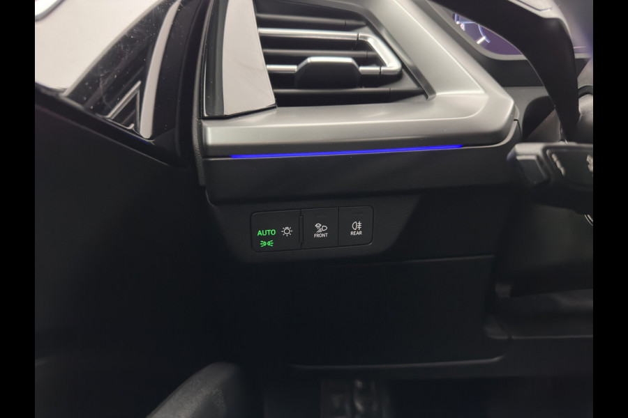 Audi Q4 e-tron 40 Launch Edition Advanced 77 kWh [ 3-Fase ] {SOH-88%} (INCL-BTW) *MATRIX-LED | NAVI-FULLMAP | KEYLESS | CAMERA | DIGI-COCKPIT | DAB | AMBIENT-LIGHT | HEATED-SPORTSEATS | TOWBAR | 19''ALU*