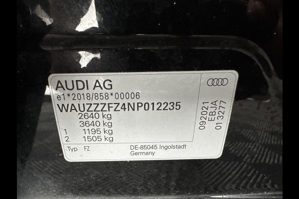 Audi Q4 e-tron 40 Launch Edition Advanced 77 kWh [ 3-Fase ] {SOH-88%} (INCL-BTW) *MATRIX-LED | NAVI-FULLMAP | KEYLESS | CAMERA | DIGI-COCKPIT | DAB | AMBIENT-LIGHT | HEATED-SPORTSEATS | TOWBAR | 19''ALU*