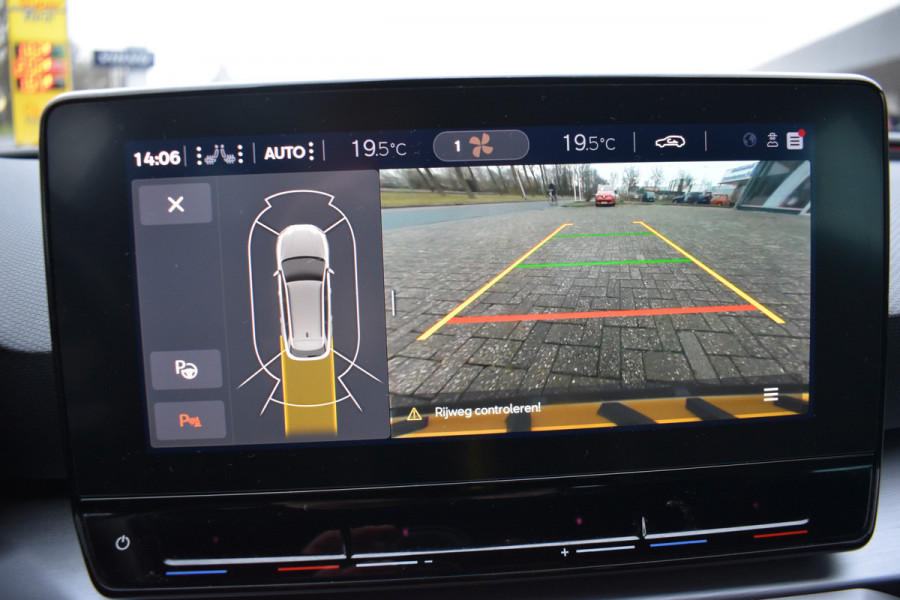 Seat Leon Sportstourer 1.5 TSI 150pk FR Launch Edition / Carplay / Navi /  17"LM / Adap. Cruise /