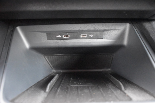 Seat Leon Sportstourer 1.5 TSI 150pk FR Launch Edition / Carplay / Navi /  17"LM / Adap. Cruise /