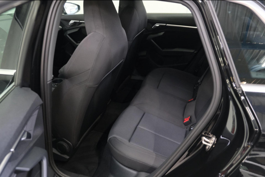 Audi A3 Sportback 30 TFSI Attitude Automaat - N.A.P. Airco, Cruise, Navi, PDC.
