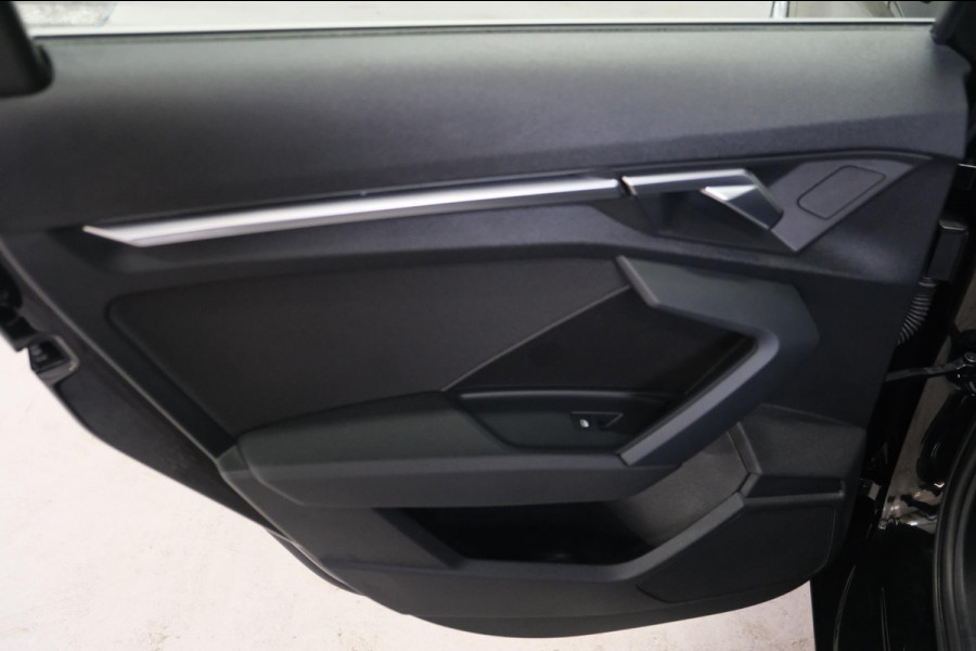 Audi A3 Sportback 30 TFSI Attitude Automaat - N.A.P. Airco, Cruise, Navi, PDC.