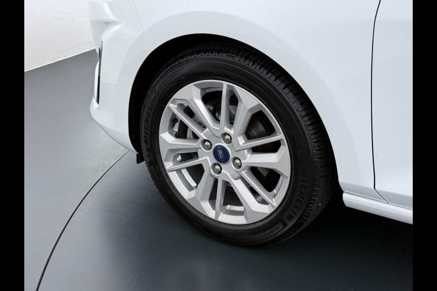 Ford Fiesta T 125PK Hybrid Titanium X Apple Carplay Android Auto Navi Bordherkenning Camera Ecc Cruise Control Pdc Lmv Privacy Glas Led Ford Sync 3 Keyless Bluetooth DAB+ 1e Eigenaar Origineel Nederlandse Auto Nieuwprijs  €26.000,-