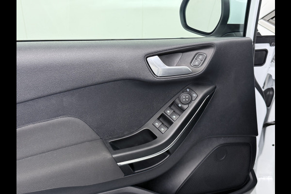 Ford Fiesta T 125PK Hybrid Titanium X Apple Carplay Android Auto Navi Bordherkenning Camera Ecc Cruise Control Pdc Lmv Privacy Glas Led Ford Sync 3 Keyless Bluetooth DAB+ 1e Eigenaar Origineel Nederlandse Auto Nieuwprijs  €26.000,-
