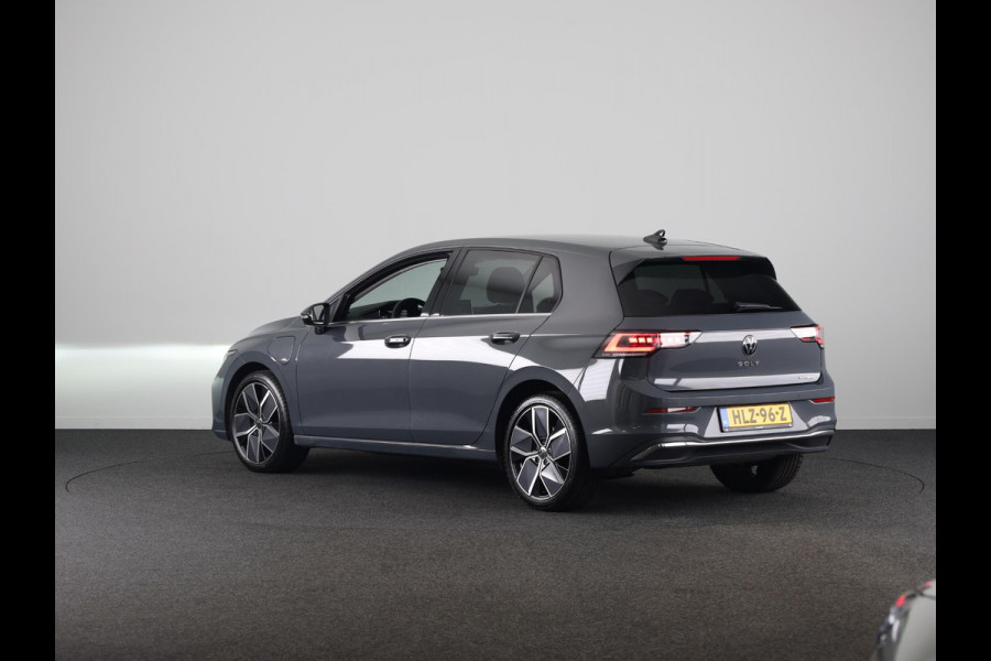 Volkswagen Golf 1.5 eHybrid Style Edition 204 pk Automaat (DSG) | Verlengde garantie | Navigatie | Parkeersensoren (Park assist) | Rondomzicht camera | Elektr. bestuurdersstoel | Stoelverwarming |