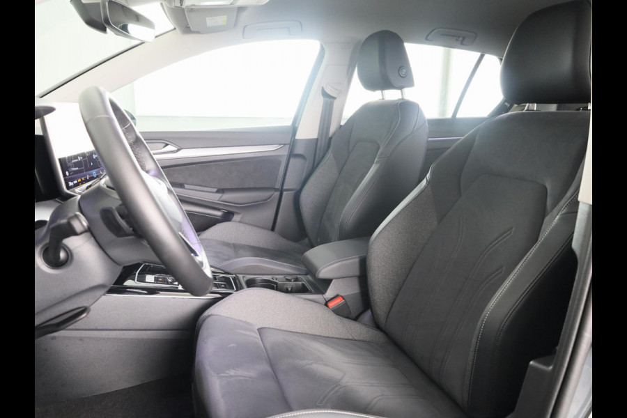Volkswagen Golf 1.5 eHybrid Style Edition 204 pk Automaat (DSG) | Verlengde garantie | Navigatie | Parkeersensoren (Park assist) | Rondomzicht camera | Elektr. bestuurdersstoel | Stoelverwarming |