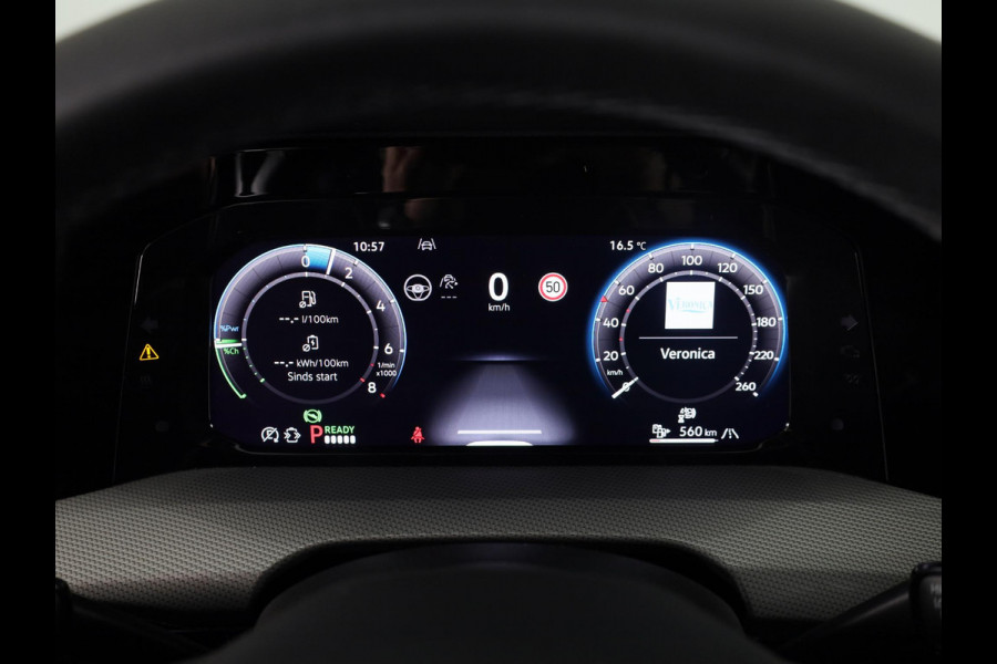 Volkswagen Golf 1.5 eHybrid Style Edition 204 pk Automaat (DSG) | Verlengde garantie | Navigatie | Parkeersensoren (Park assist) | Rondomzicht camera | Elektr. bestuurdersstoel | Stoelverwarming |