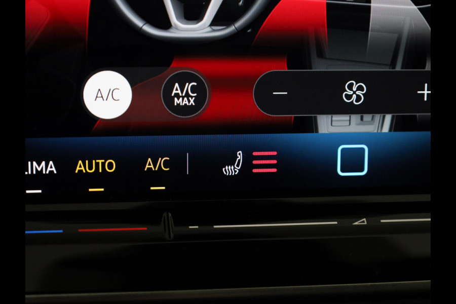 Volkswagen Golf 1.5 eHybrid Style Edition 204 pk Automaat (DSG) | Verlengde garantie | Navigatie | Parkeersensoren (Park assist) | Rondomzicht camera | Elektr. bestuurdersstoel | Stoelverwarming |