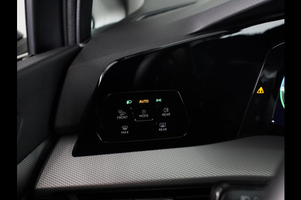Volkswagen Golf 1.5 eHybrid Style Edition 204 pk Automaat (DSG) | Verlengde garantie | Navigatie | Parkeersensoren (Park assist) | Rondomzicht camera | Elektr. bestuurdersstoel | Stoelverwarming |