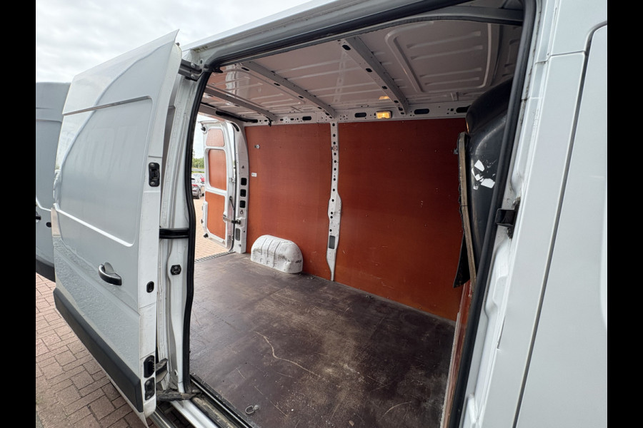 Renault Master T35 2.3 dCi 145pk Euro6 L2H2 Energy CAMERA/DAB/NAVI/CRUISE/PDC/TREKHAAK2.500KG