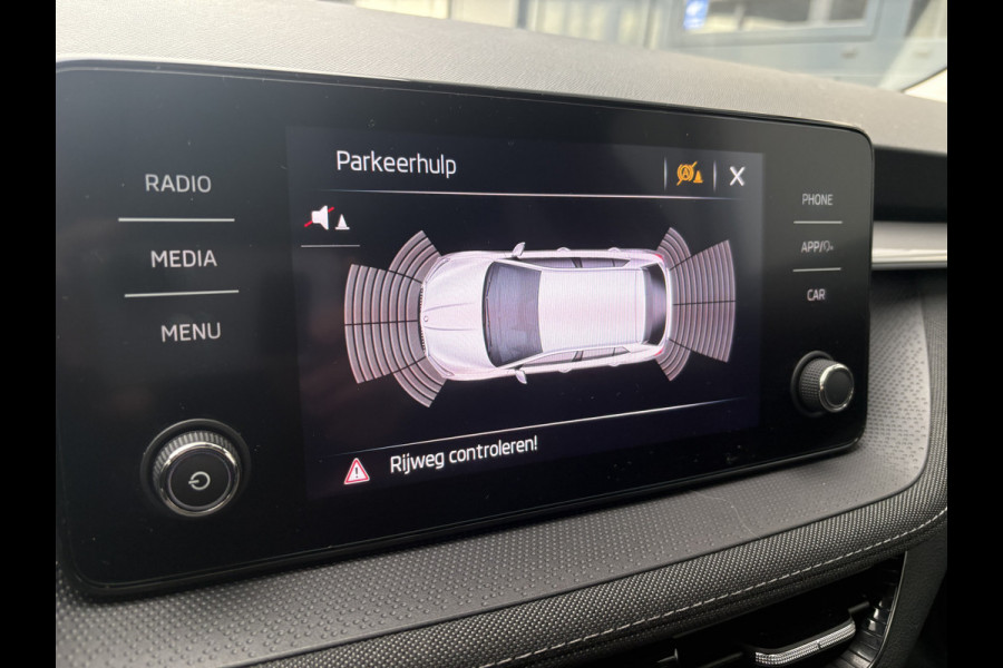 Škoda Fabia 1.0 TSi 95pk Business Edition 5-drs. PANORAMADAK/KEYLESS/VIRTUAL/CARPLAY/PDC/ADAPT.CRUISE/WINTERPACK