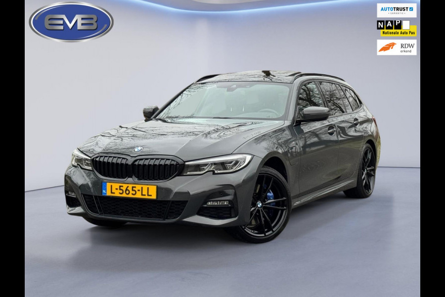 BMW 3 Serie Touring 330e M sport individual, dravitgrau, panoramadak ,laser,elec bedienbare trekhaak, vol opties, nl auto met nap