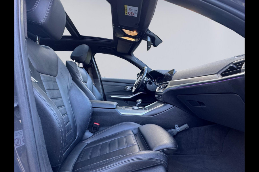 BMW 3 Serie Touring 330e M sport individual, dravitgrau, panoramadak ,laser,elec bedienbare trekhaak, vol opties, nl auto met nap