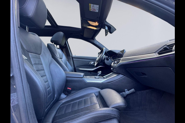 BMW 3 Serie Touring 330e M sport individual, dravitgrau, panoramadak ,laser,elec bedienbare trekhaak, vol opties, nl auto met nap