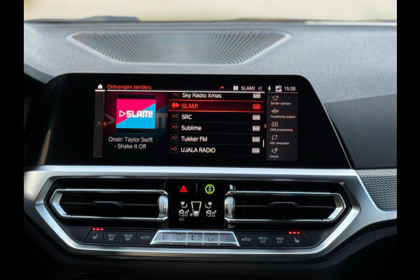 BMW 3 Serie Touring 330e M sport individual, dravitgrau, panoramadak ,laser,elec bedienbare trekhaak, vol opties, nl auto met nap