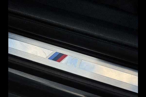BMW 3 Serie Touring 330e M sport individual, dravitgrau, panoramadak ,laser,elec bedienbare trekhaak, vol opties, nl auto met nap