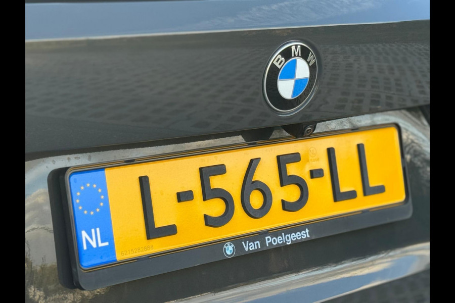 BMW 3 Serie Touring 330e M sport individual, dravitgrau, panoramadak ,laser,elec bedienbare trekhaak, vol opties, nl auto met nap