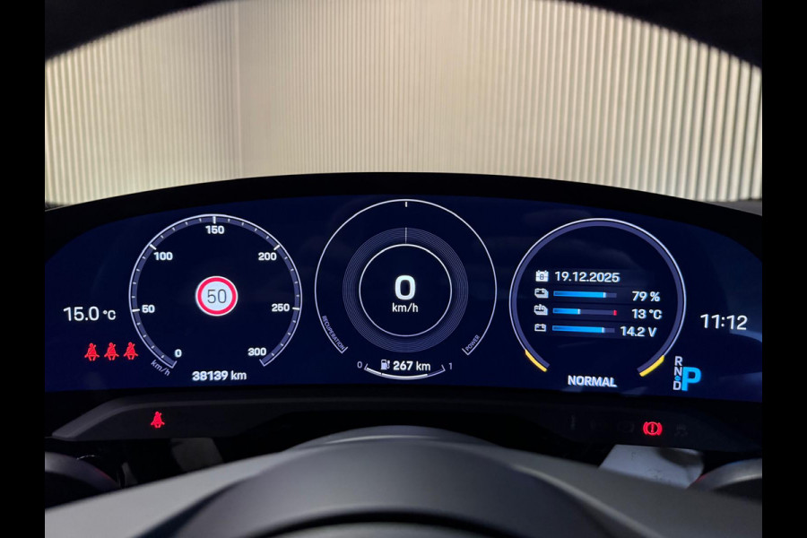 Porsche Taycan 79 kWh 328 PK-SOH 93%-PANORAMA-BIJRIJDER DISPLAY-PASM-CAMERA-ORG. NL