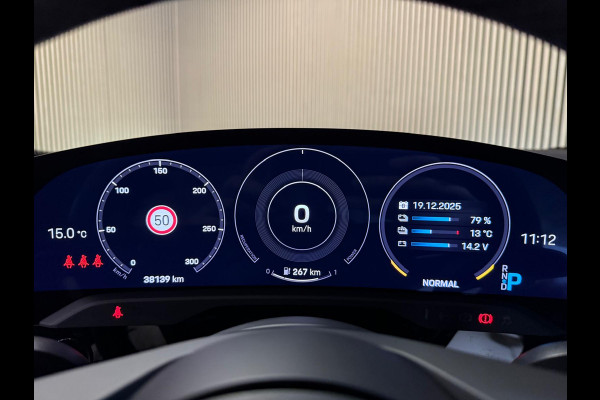 Porsche Taycan 79 kWh 328 PK-SOH 93%-PANORAMA-BIJRIJDER DISPLAY-PASM-CAMERA-ORG. NL