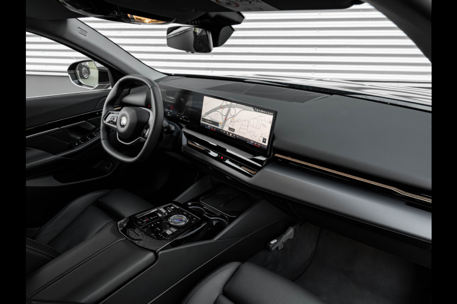 BMW 5 Serie 520i - Sportstoelen - Stoelverwarming - Camera - Driving Assistant