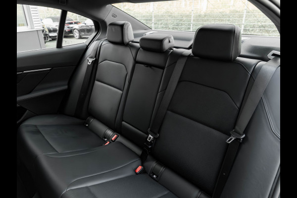 BMW 5 Serie 520i - Sportstoelen - Stoelverwarming - Camera - Driving Assistant