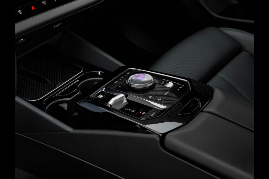 BMW 5 Serie 520i - Sportstoelen - Stoelverwarming - Camera - Driving Assistant