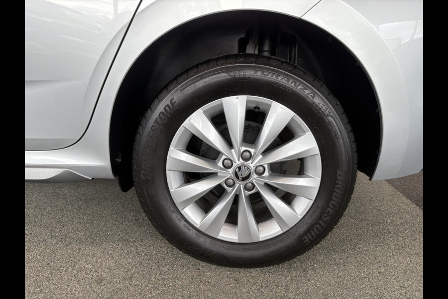 Škoda Kamiq 1.0 TSi 110pk Business Edition LED/VIRTUAL/NAVI/CARPLAY/DAB/PDC/WINTERPACK