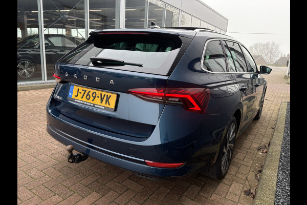 Škoda Octavia Combi 1.5 TSi 150pk First Edition SCHUIFDAK/VIRTUAL/CARPLAY/TREKHAAK/18INCH/STOELVERWARMING