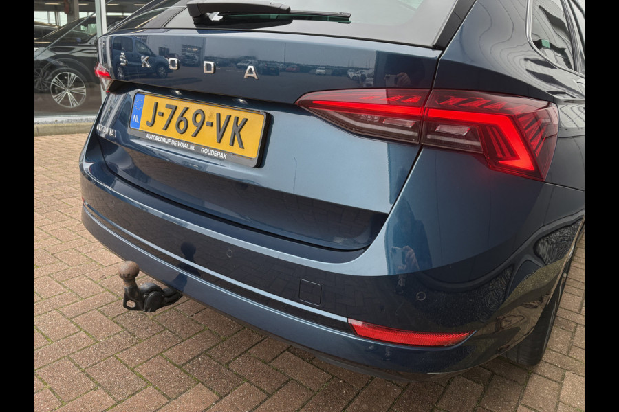 Škoda Octavia Combi 1.5 TSi 150pk First Edition SCHUIFDAK/VIRTUAL/CARPLAY/TREKHAAK/18INCH/STOELVERWARMING