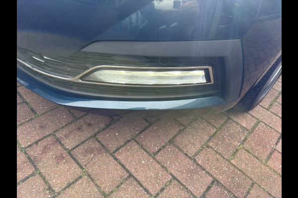 Škoda Octavia Combi 1.5 TSi 150pk First Edition SCHUIFDAK/VIRTUAL/CARPLAY/TREKHAAK/18INCH/STOELVERWARMING