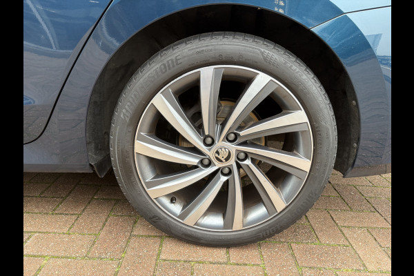 Škoda Octavia Combi 1.5 TSi 150pk First Edition SCHUIFDAK/VIRTUAL/CARPLAY/TREKHAAK/18INCH/STOELVERWARMING