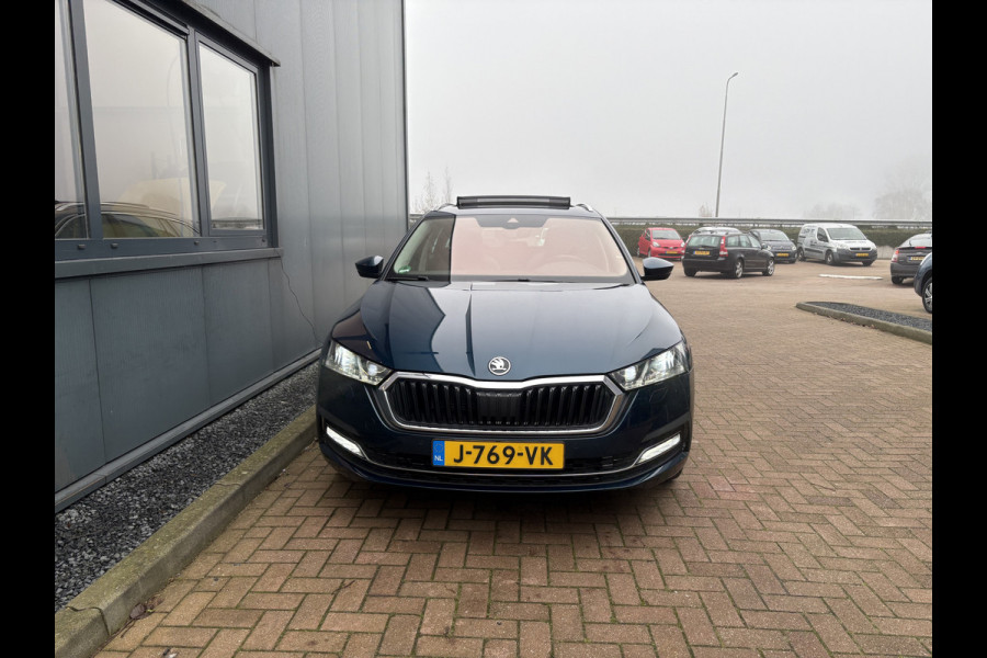 Škoda Octavia Combi 1.5 TSi 150pk First Edition SCHUIFDAK/VIRTUAL/CARPLAY/TREKHAAK/18INCH/STOELVERWARMING