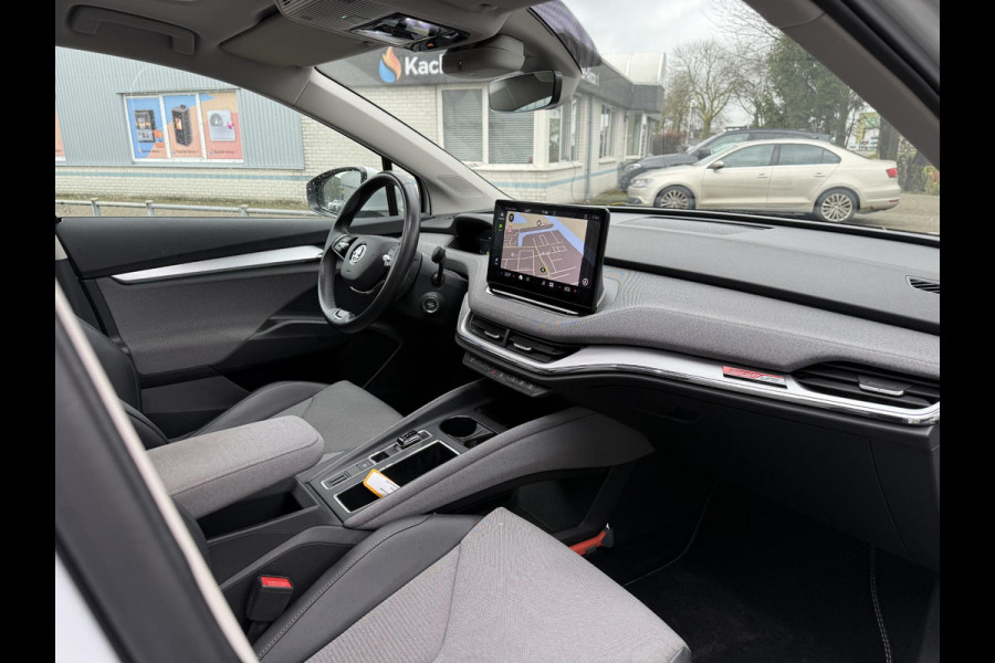Škoda ENYAQ iV 60 | Trekhaak | Panorama | Navi |