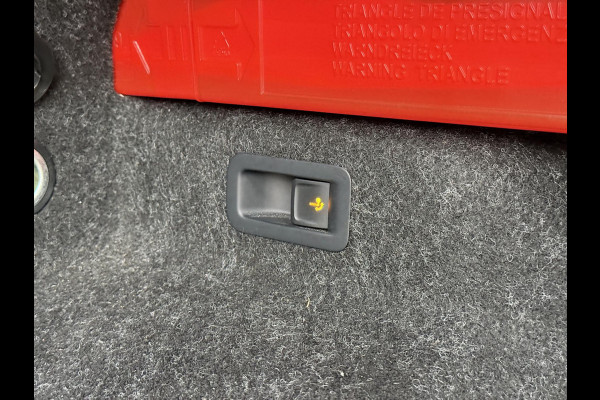 Škoda ENYAQ iV 60 | Trekhaak | Panorama | Navi |