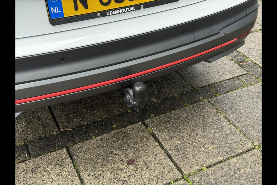 Škoda ENYAQ iV 60 | Trekhaak | Panorama | Navi |